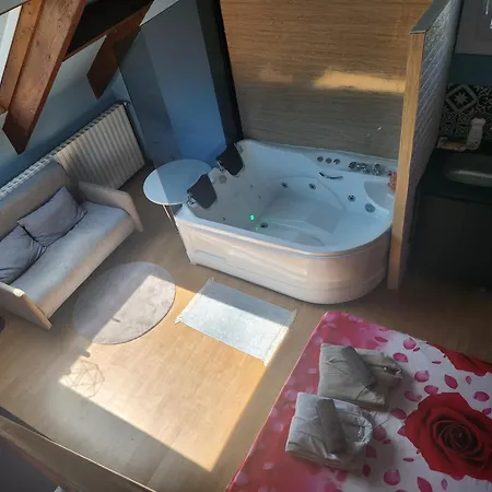 Bleu Jaccuzi Apartman Sevran