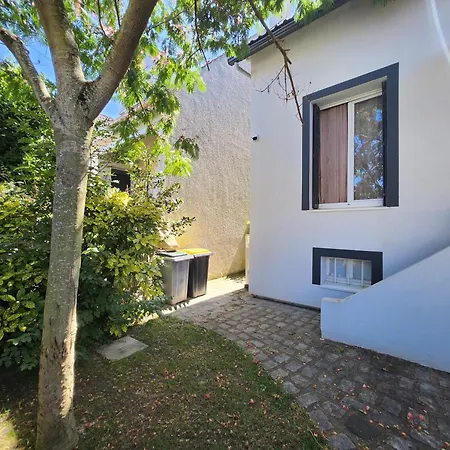 Bleu Jaccuzi Apartment